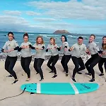 אכסניה Surf House & Surf School