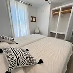 אכסניה Surf House & Surf School קורלחו