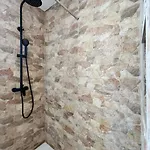 Surf House & Surf School אכסניה *
