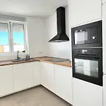 Surf House & Surf School קורלחו