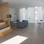 אכסניה Surf House & Surf School קורלחו