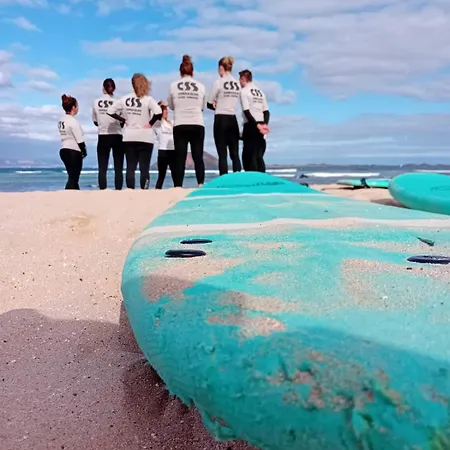Surf House & School Only Surf ホステル コラレホ