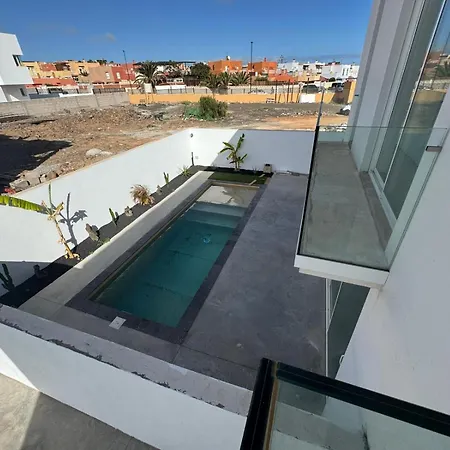Hostel Surf House & School Only Surf Corralejo