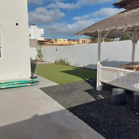 Hostel Surf House & School Only Surf Corralejo