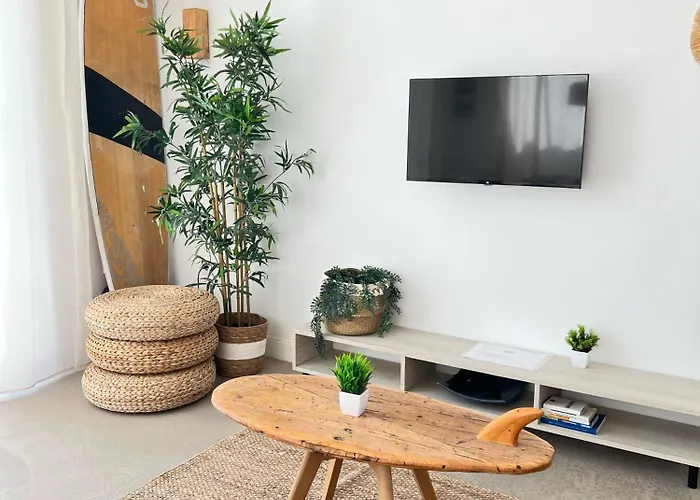 אכסניה Surf House & Surf School *