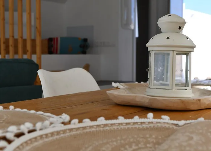 Surf House & Surf School אכסניה *