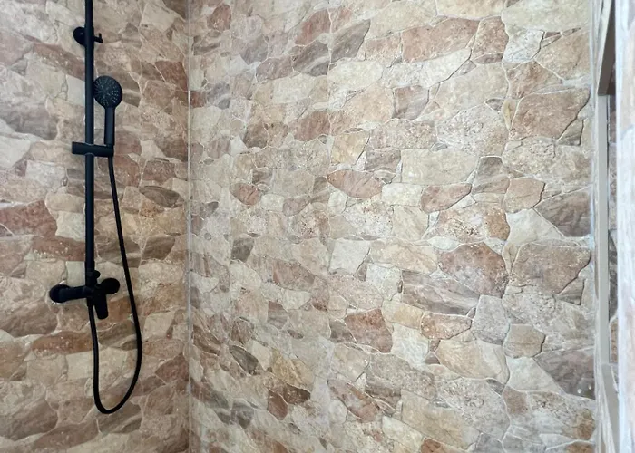 Surf House & Surf School אכסניה *