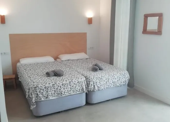 Surf House & Surf School * קורלחו