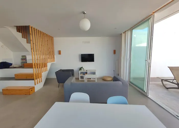 Surf House & Surf School אכסניה *