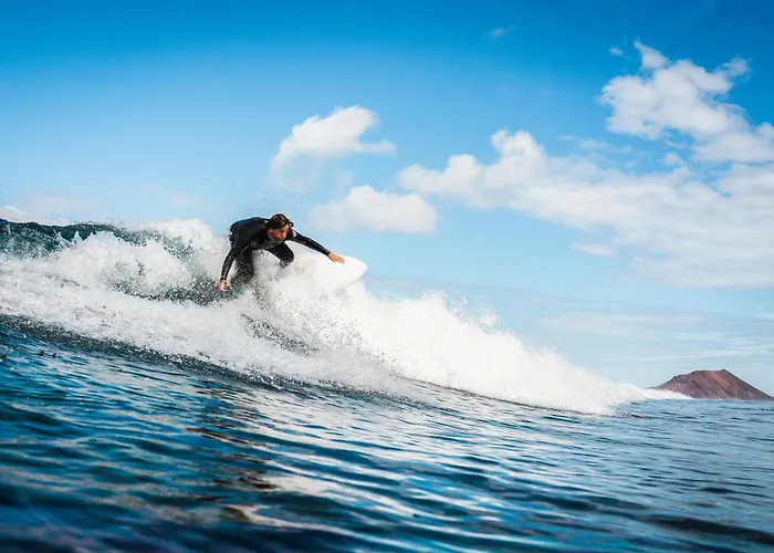 Surf House & Surf School קורלחו