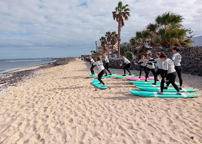 אכסניה Surf House & Surf School קורלחו