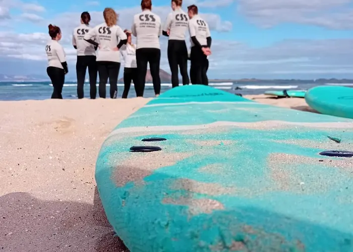 Surf House & Surf School אכסניה קורלחו